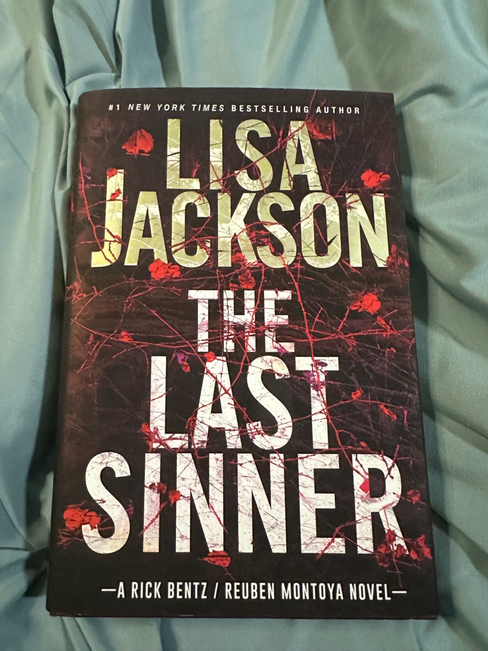 📚4 for $25 BOOK SALE - The Last Sinner by Lisa Jackson